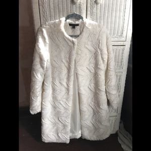 Ladies White/Ivory Faux Fur Coat Small